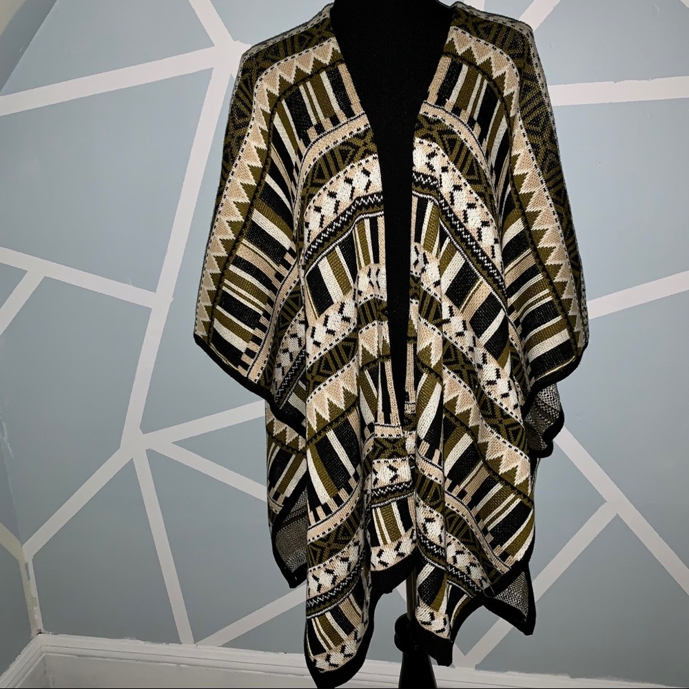CLOSET CLEAR OUT !H&M SWEATER PONCHO